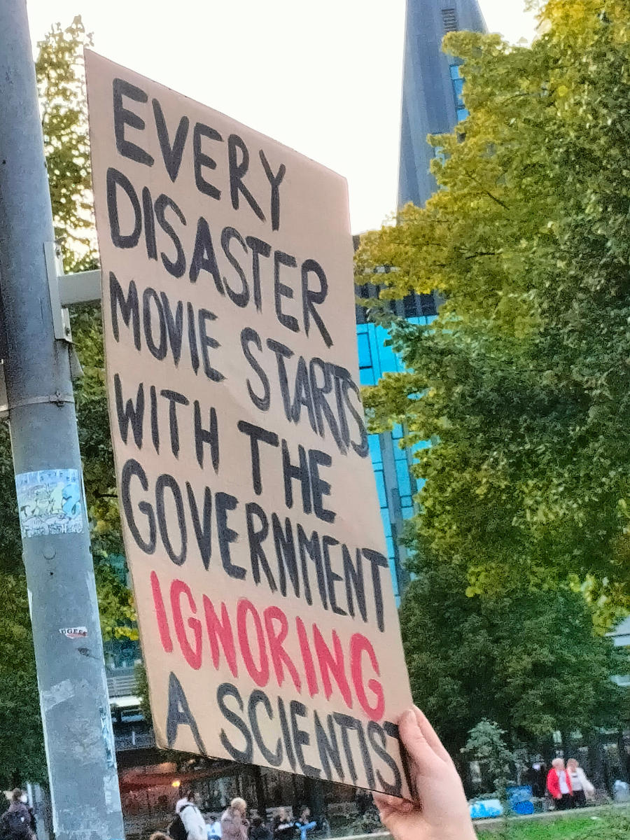 Plakate auf der Demonstration